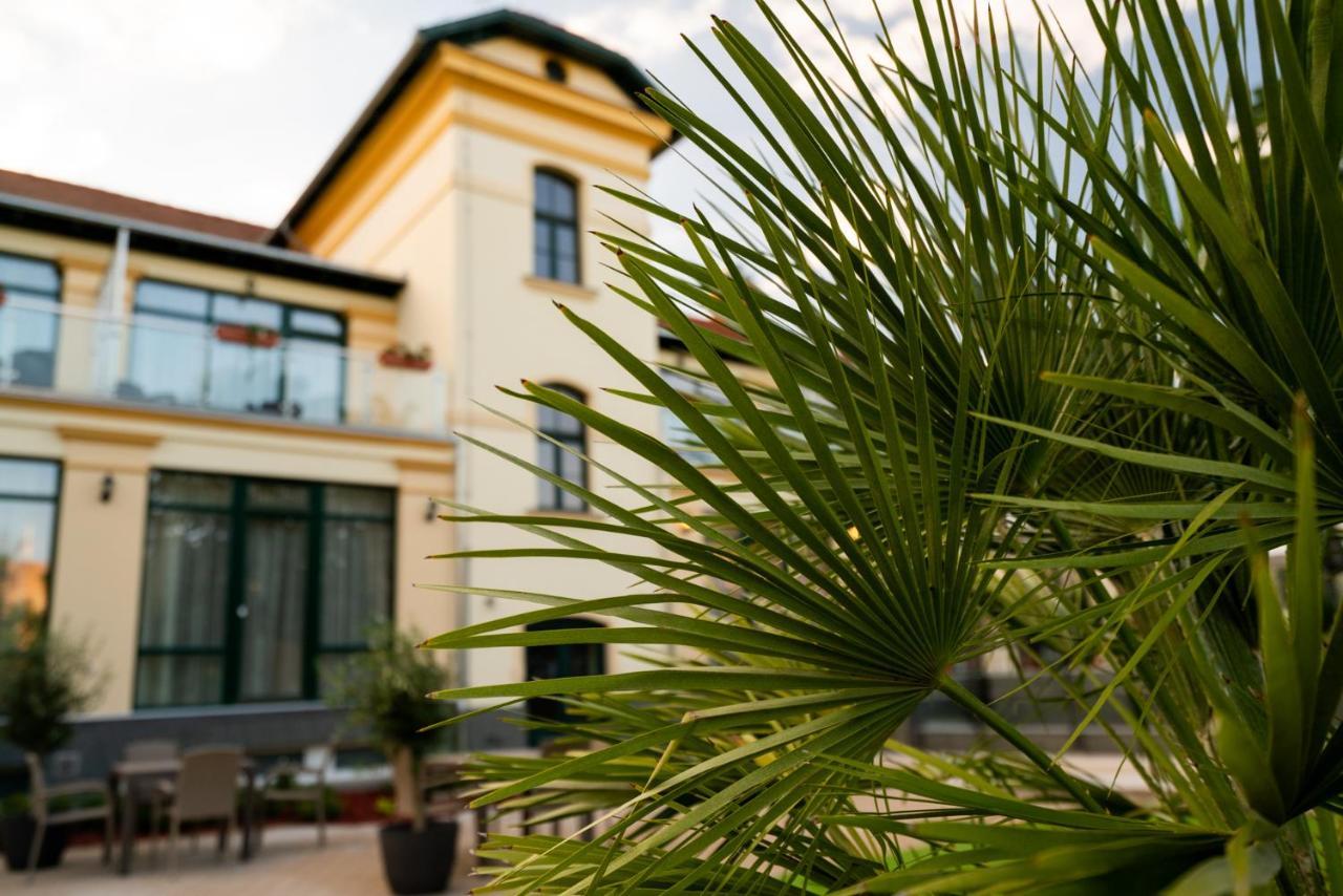 Elizabeth Hotel Gyula Exterior foto