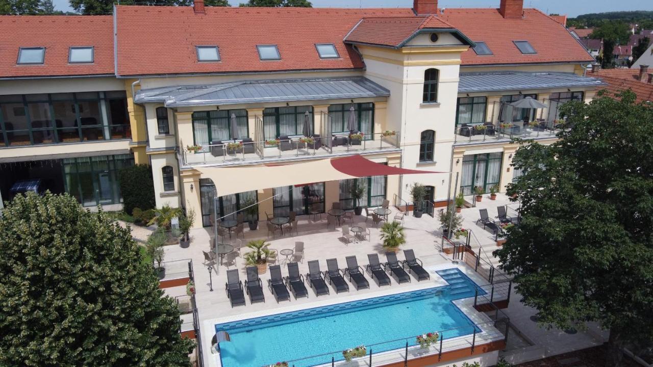 Elizabeth Hotel Gyula Exterior foto