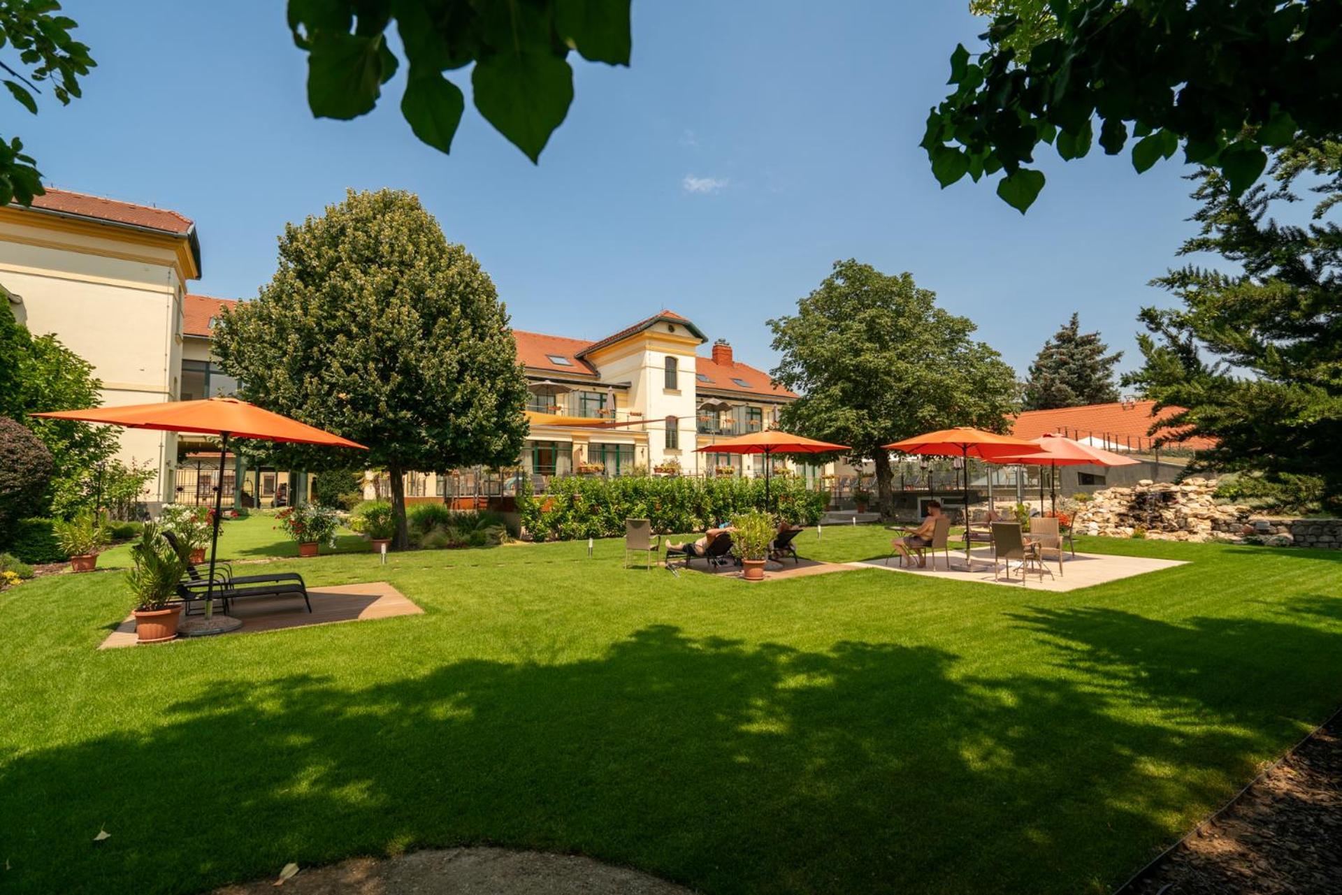 Elizabeth Hotel Gyula Exterior foto