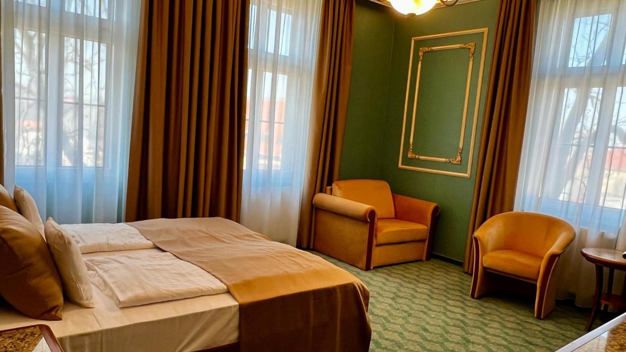Elizabeth Hotel Gyula Exterior foto
