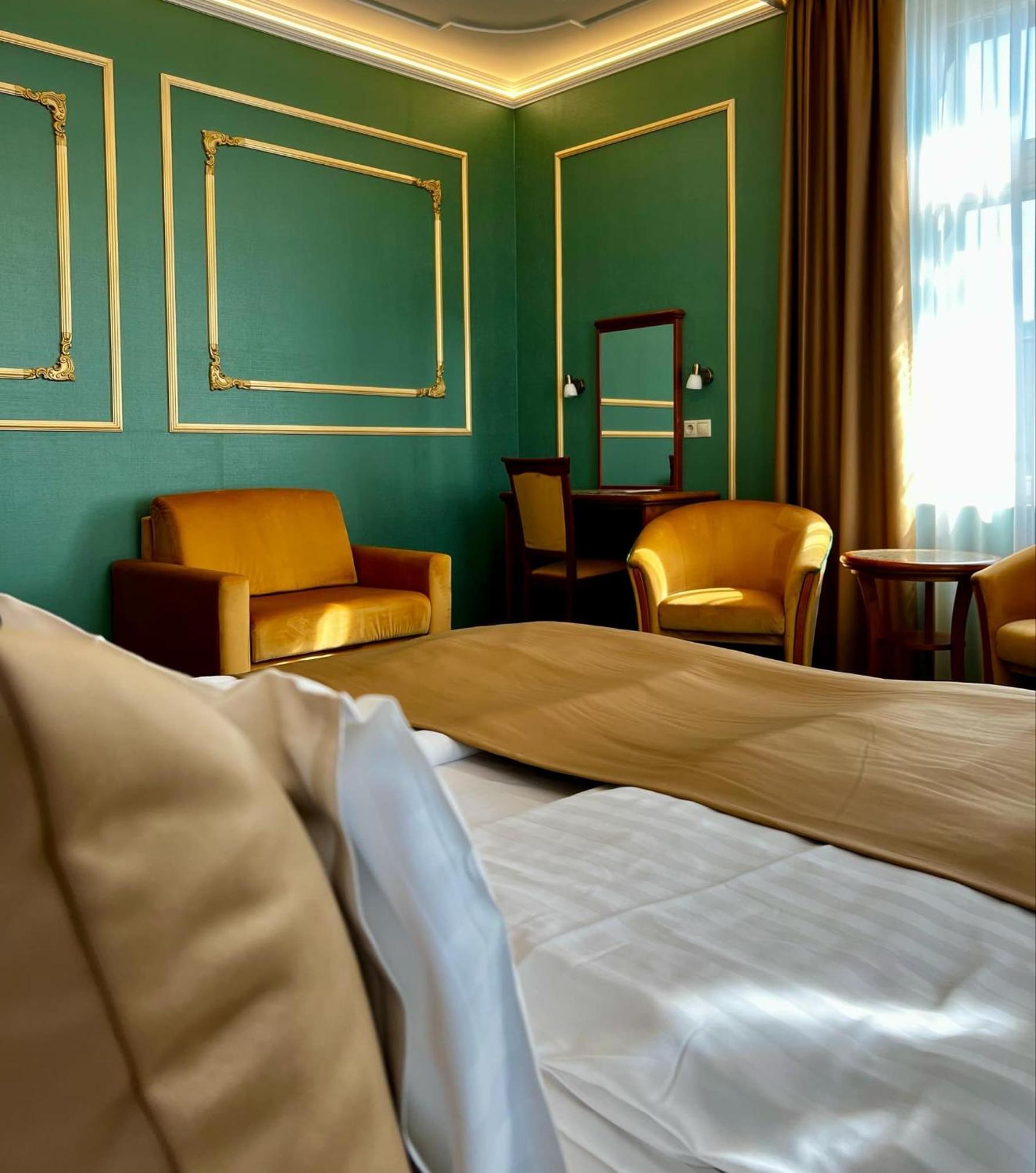 Elizabeth Hotel Gyula Exterior foto