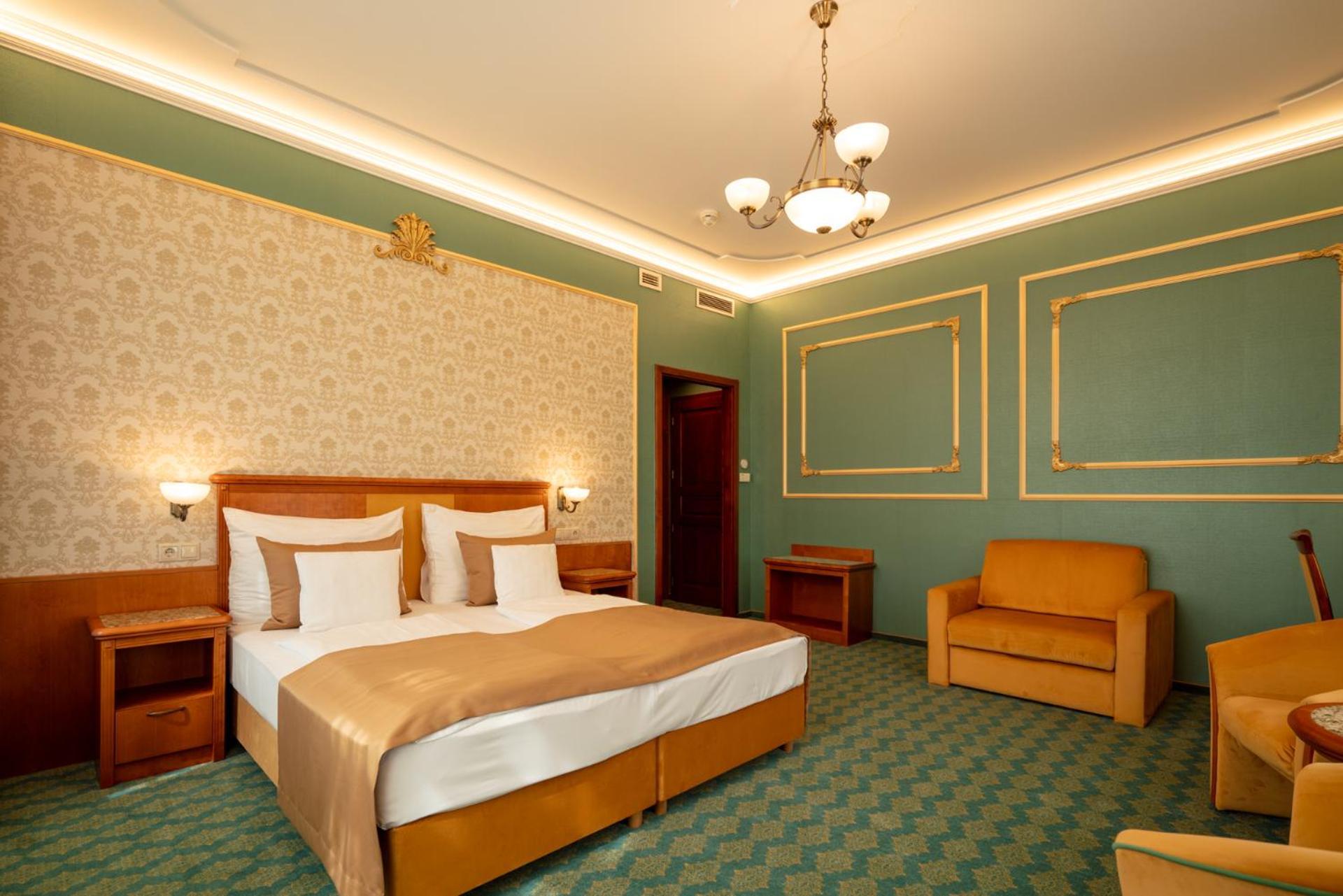 Elizabeth Hotel Gyula Exterior foto